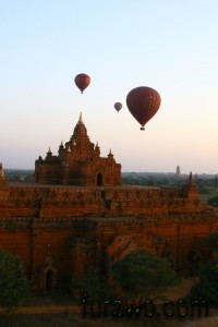 landscape1-Balloons-over-Bagan-Myanmar-300x450