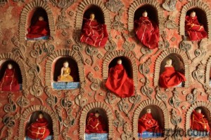 patterns1-Buddhas-dressed-for-New-Year-in-Myanmar