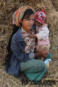 people13-Peasant-woman-with-her-child