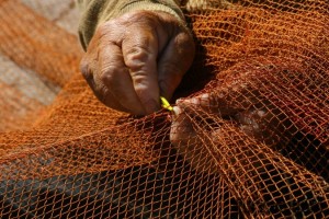 people16-Fishing-nets-being-mended