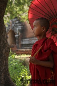 people7-Young-monk-in-Myanmar